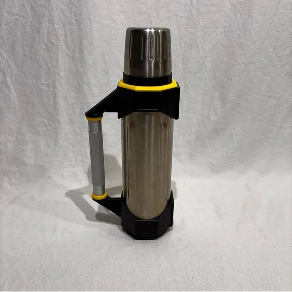 Stanley Aladdin The Bolt Stainless Steel Vacuum Thermos With Handle 1.1Qt/1L - Picture 3 of 10